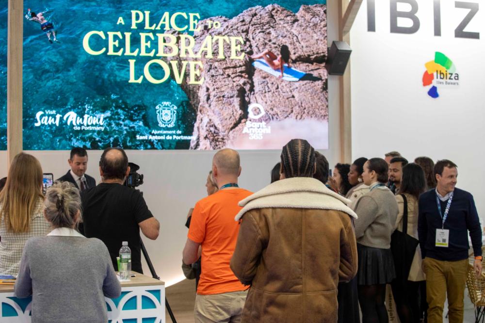  Imatge Sant Antoni de Portmany es presenta com una destinació de bodes i llunes de mel a la World Travel Market amb la campanya ‘Sant Antoni, un lloc per celebrar l’amor’